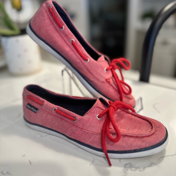 ⭐️ Nautica women’s Pinecrest A deck canvas boat shoes Loafers slip ons sz 7.5 - Picture 1 of 9
